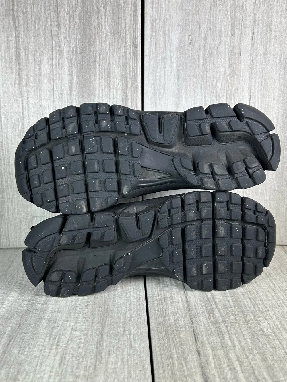 Nike Zoom Vomero 5 Triple Black Running Sneaker Athletic Shoe Women’s Size 6